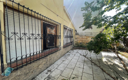 Resale - Townhouse -
Biar