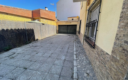 Resale - Townhouse -
Biar