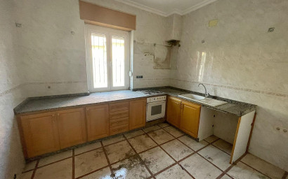 Resale - Townhouse -
Biar