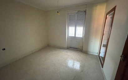 Resale - Townhouse -
Biar