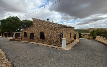 Resale - Finca / Country Property -
Yecla