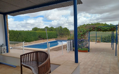Resale - Finca / Country Property -
Yecla