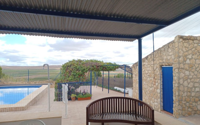 Resale - Finca / Country Property -
Yecla