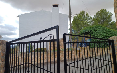 Resale - Finca / Country Property -
Yecla