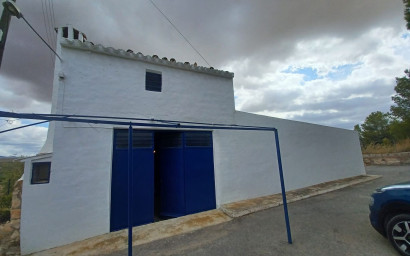 Resale - Finca / Country Property -
Yecla