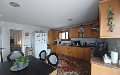 Resale - Finca / Country Property -
Yecla