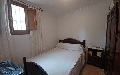 Resale - Finca / Country Property -
Yecla