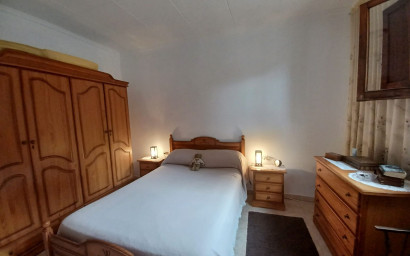 Resale - Finca / Country Property -
Yecla