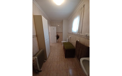 Resale - Finca / Country Property -
Yecla