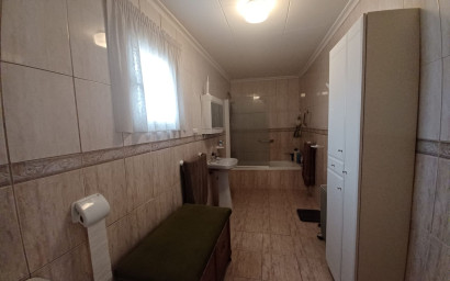 Resale - Finca / Country Property -
Yecla