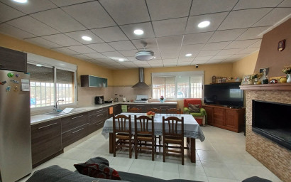 Herverkoop - Landhuis -
Monovar