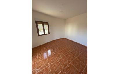 Resale - Townhouse -
Pinoso - Pinoso Alicante