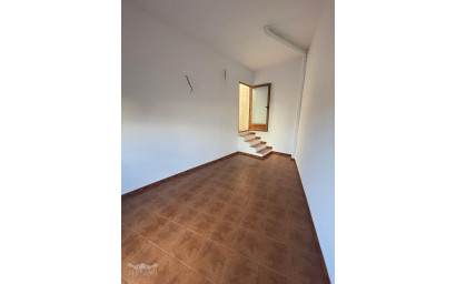 Resale - Townhouse -
Pinoso - Pinoso Alicante