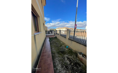 Resale - Townhouse -
Pinoso - Pinoso Alicante