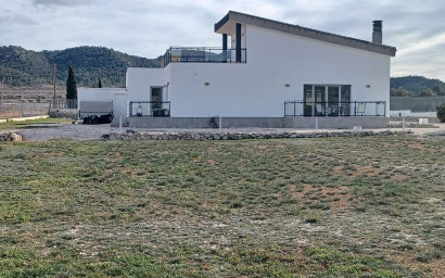 Resale - Villa -
Canada De La Lena