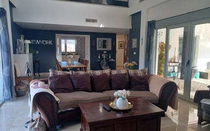 Resale - Villa -
Canada De La Lena