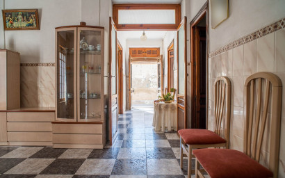 Herverkoop - Herenhuis -
Pinoso