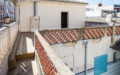 Herverkoop - Herenhuis -
Pinoso