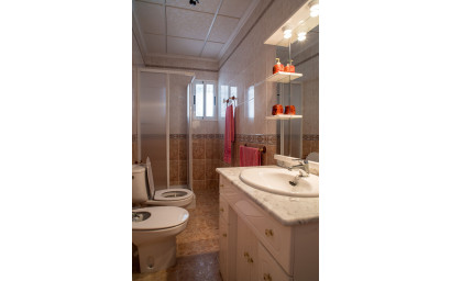 Herverkoop - Herenhuis -
Pinoso