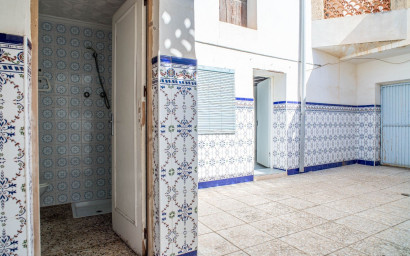 Herverkoop - Herenhuis -
Pinoso