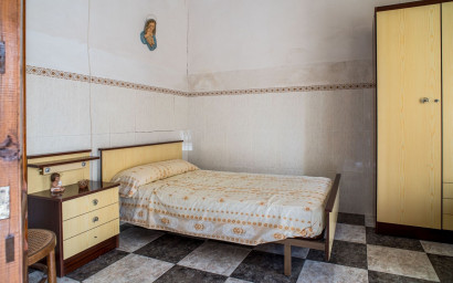 Herverkoop - Herenhuis -
Pinoso