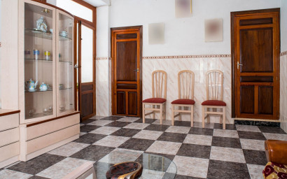 Herverkoop - Herenhuis -
Pinoso