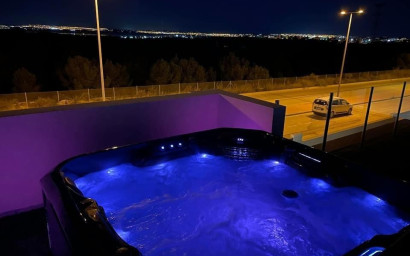 Resale - Villa -
Villamartín