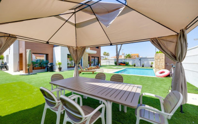 Revente - Villa -
Torrevieja