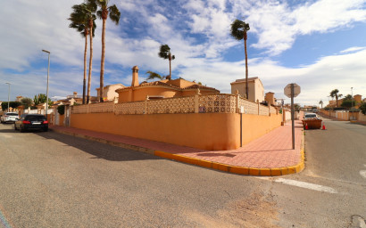 Resale - Villa -
Ciudad Quesada - Atalayas