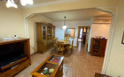 Herverkoop - Herenhuis -
Sax