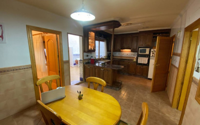 Herverkoop - Herenhuis -
Sax