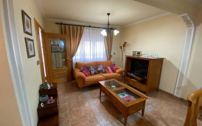 Herverkoop - Herenhuis -
Sax