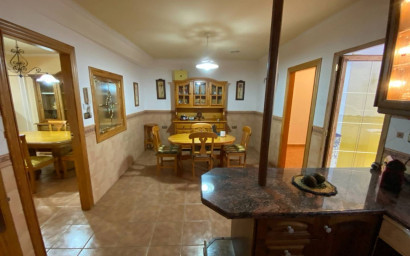 Herverkoop - Herenhuis -
Sax