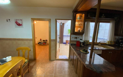 Herverkoop - Herenhuis -
Sax