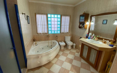 Herverkoop - Herenhuis -
Sax