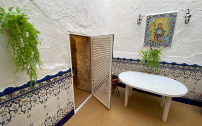 Herverkoop - Herenhuis -
Sax