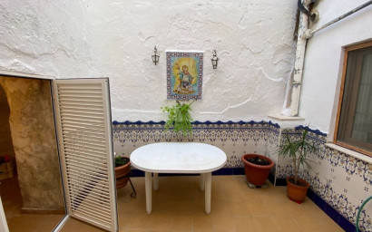 Herverkoop - Herenhuis -
Sax