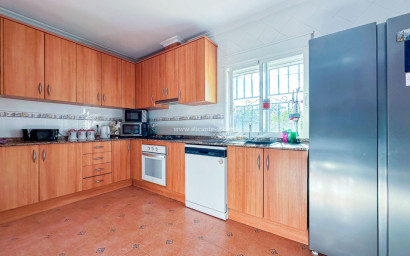 Resale - Villa -
Hondón de las Nieves - Pueblo