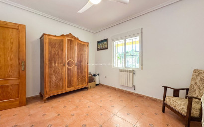 Resale - Villa -
Hondón de las Nieves - Pueblo