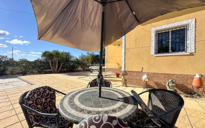 Resale - Villa -
Hondón de las Nieves - Pueblo