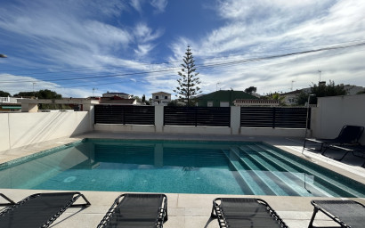 Resale - Villa -
Torrevieja - Los Balcones