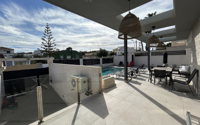 Resale - Villa -
Torrevieja - Los Balcones