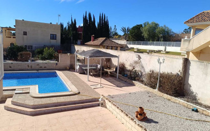 Resale - Villa -
Fortuna - El Reloj