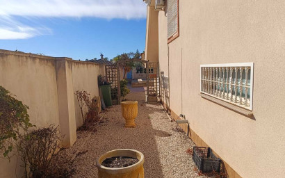 Resale - Villa -
Fortuna - El Reloj