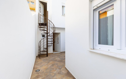 Resale - Bungalow -
Torrevieja - Centro - Muelle Pesquero