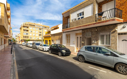 Resale - Bungalow -
Torrevieja - Centro - Muelle Pesquero
