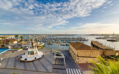 Resale - Bungalow -
Torrevieja - Centro - Muelle Pesquero