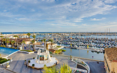 Resale - Bungalow -
Torrevieja - Centro - Muelle Pesquero