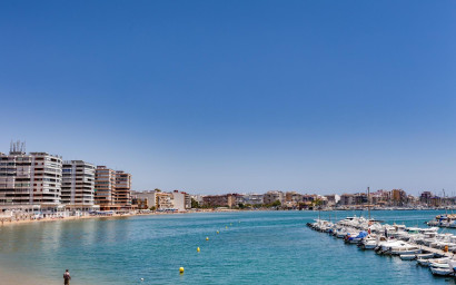 Resale - Bungalow -
Torrevieja - Centro - Muelle Pesquero