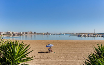 Resale - Bungalow -
Torrevieja - Centro - Muelle Pesquero
